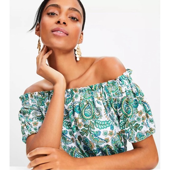 LOFT Tops - LOFT Floral Green White Crinkle Off Shoulder Paisley Cropped Top Wom Large NWT